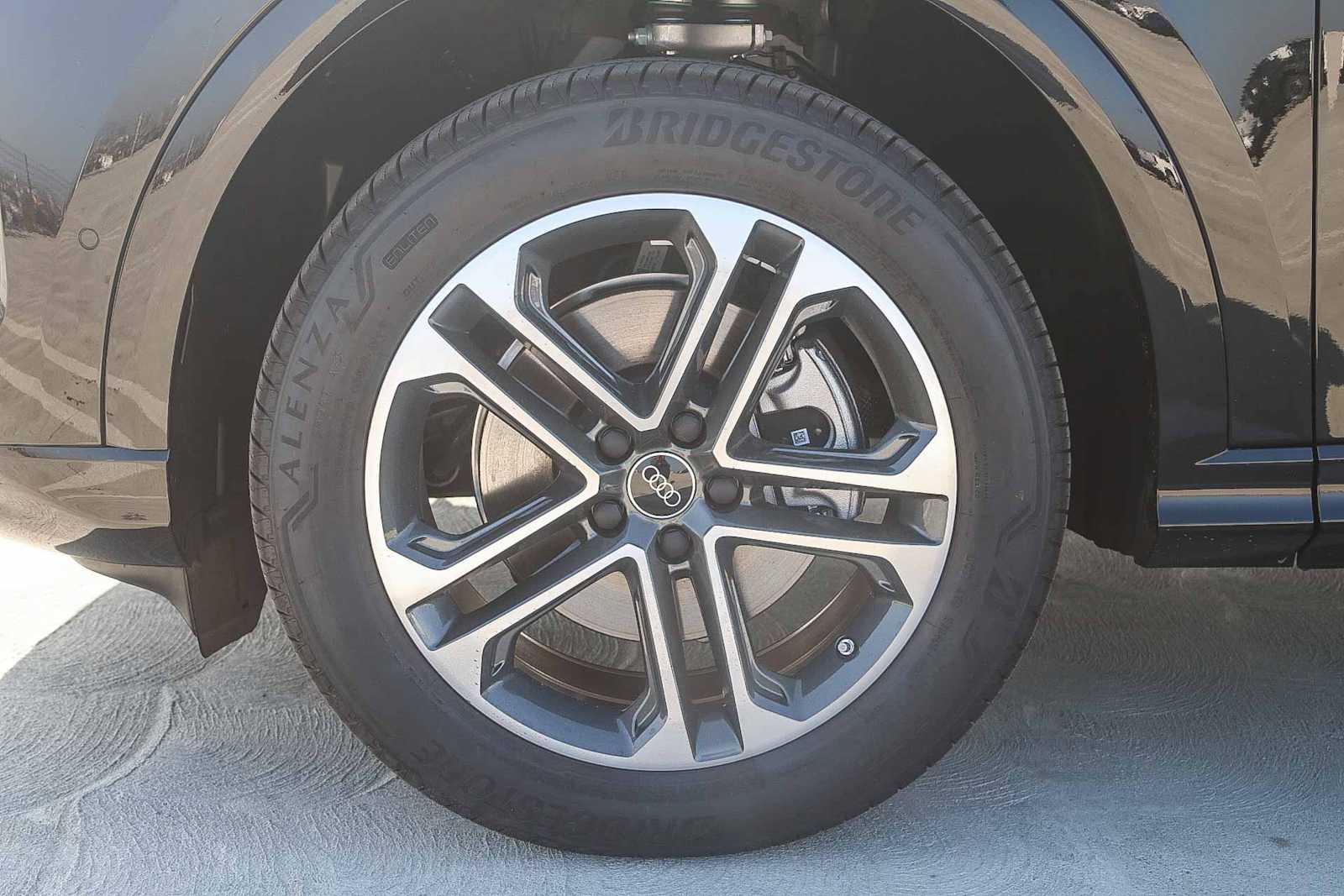 Thumbnail: 2025 Audi Q5 - 11