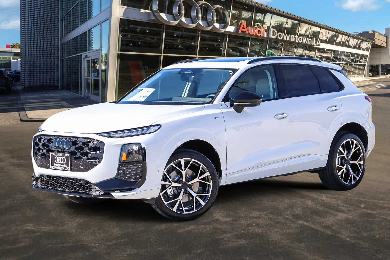 Thumbnail: 2026 Audi Q3 - 1