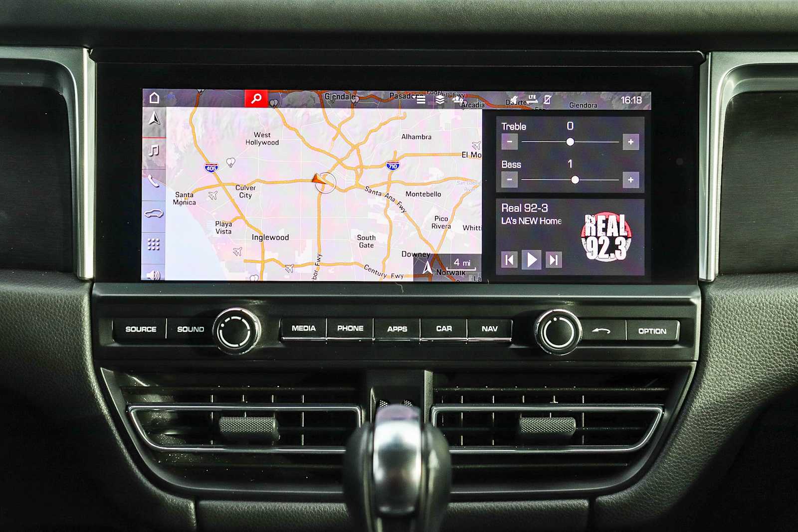 Thumbnail: 2021 Porsche Macan - 19