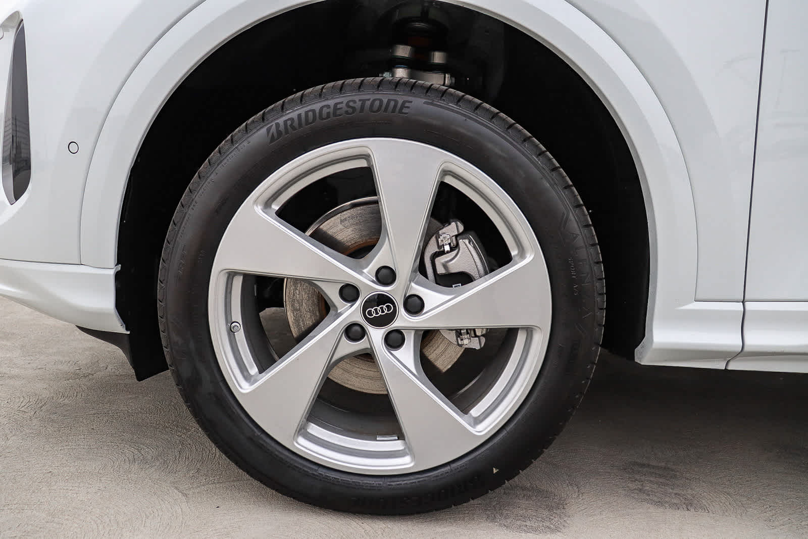 Thumbnail: 2025 Audi Q5 - 14