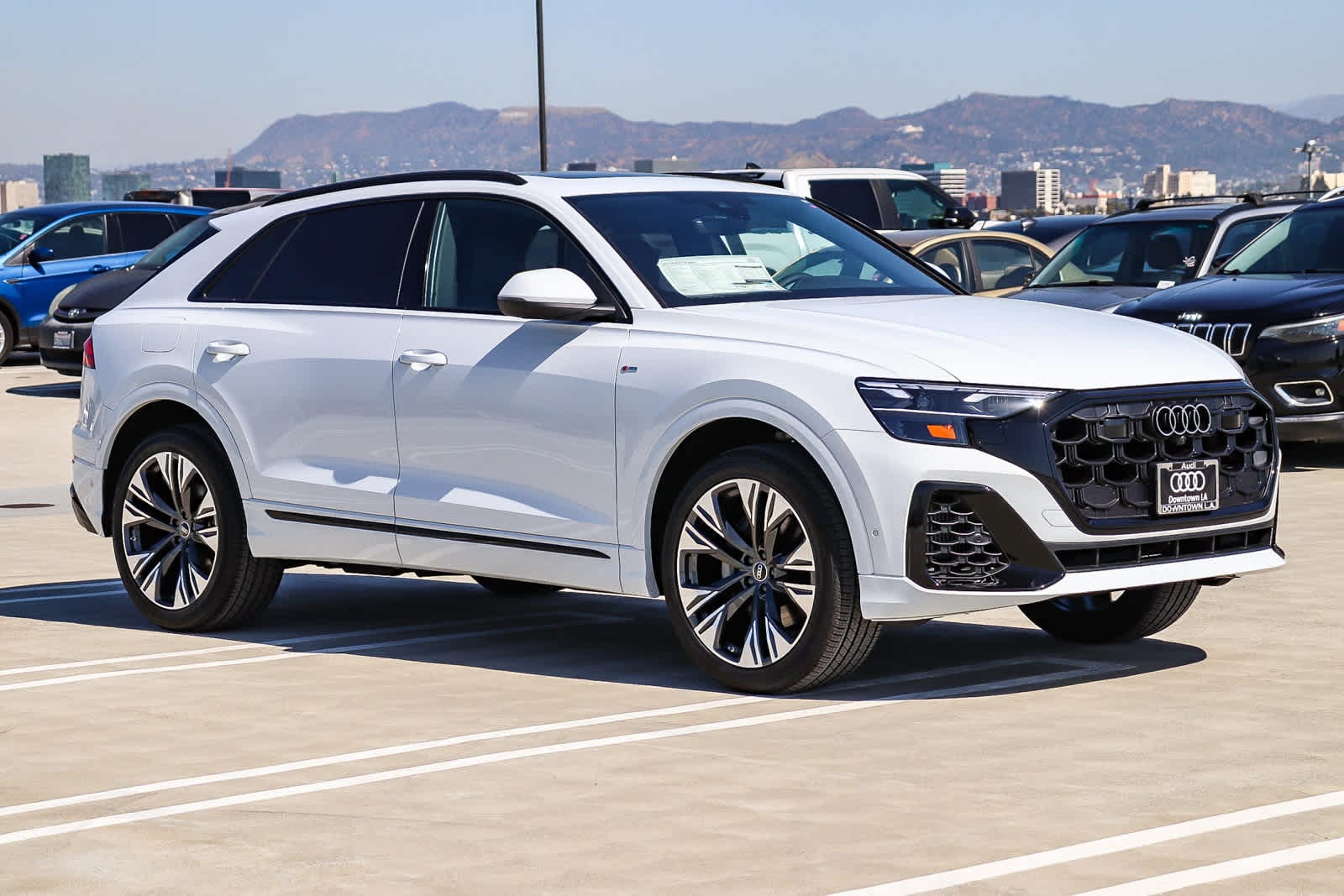 Thumbnail: 2026 Audi Q8 - 3