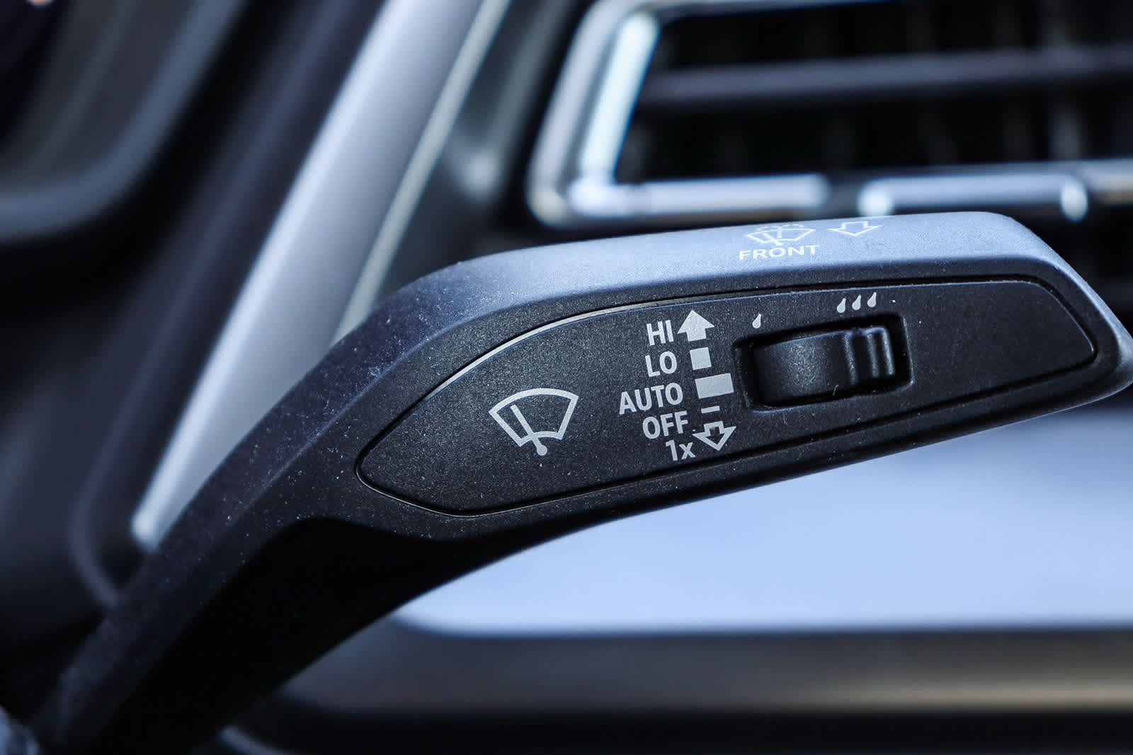 Thumbnail: 2023 Audi Q4 e-tron - 32