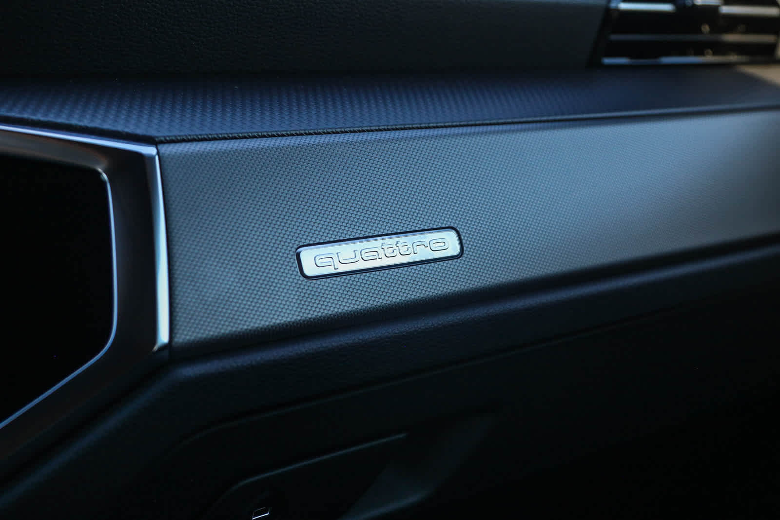 Thumbnail: 2025 Audi Q3 - 25