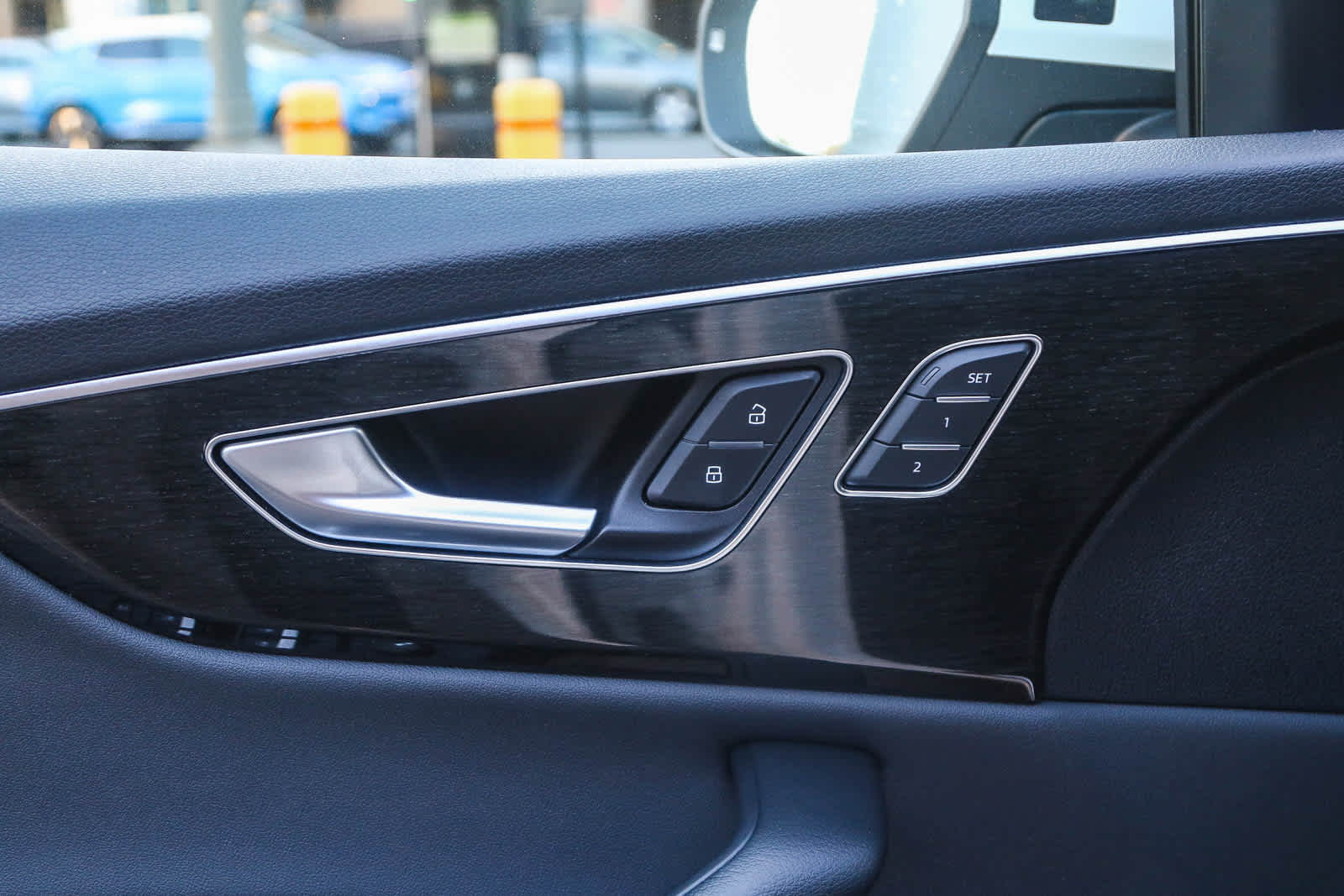 Thumbnail: 2019 Audi Q8 - 26