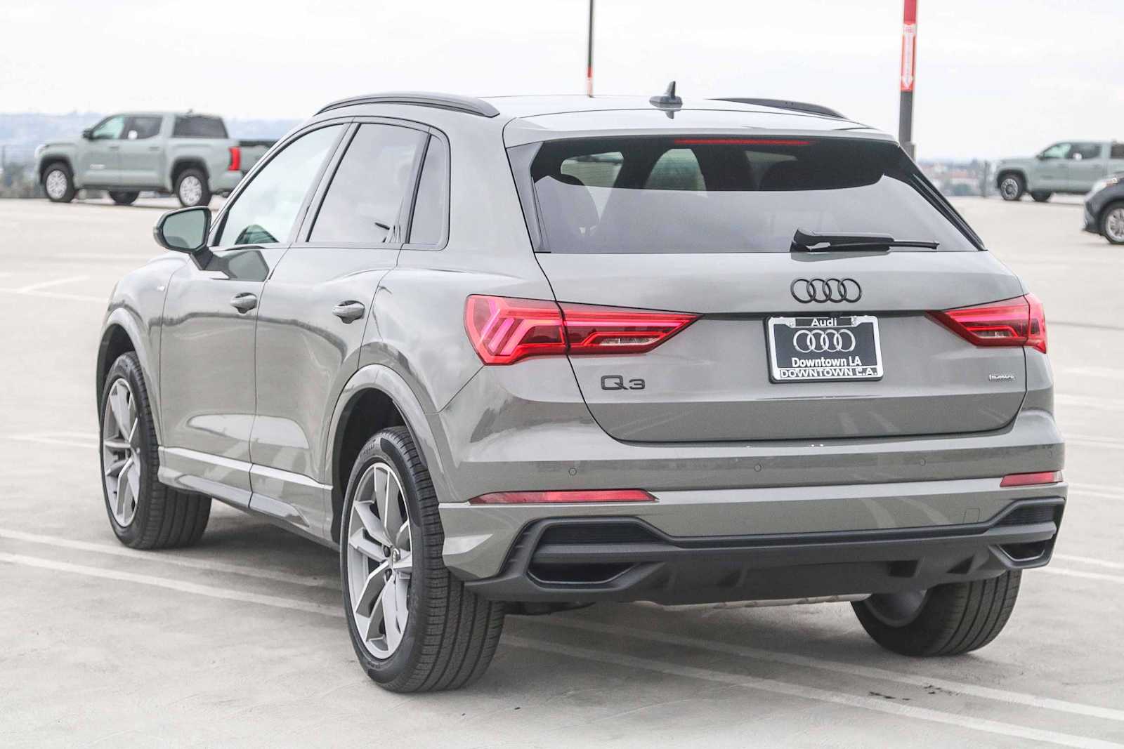 Thumbnail: 2025 Audi Q3 - 9