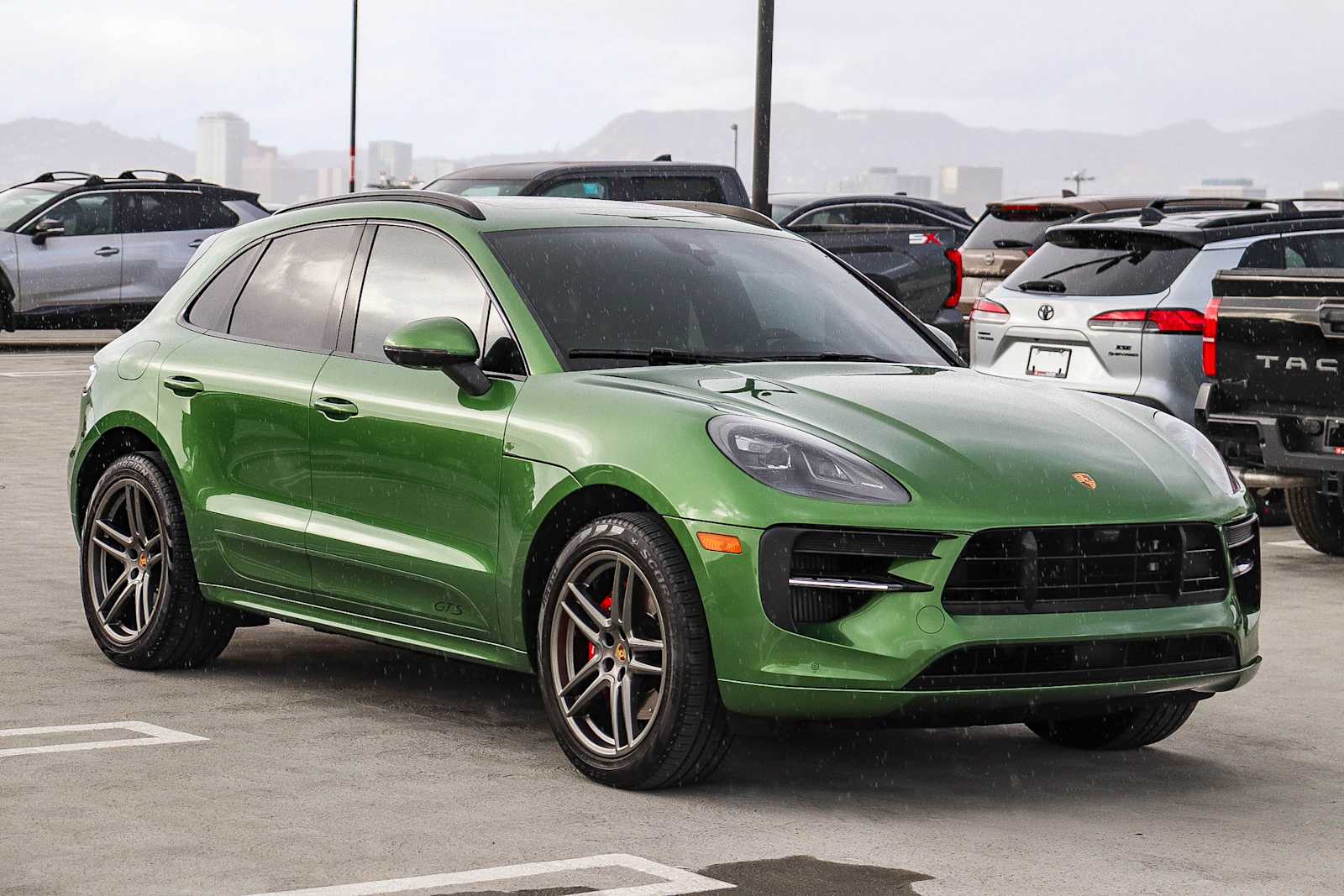 Thumbnail: 2021 Porsche Macan - 3