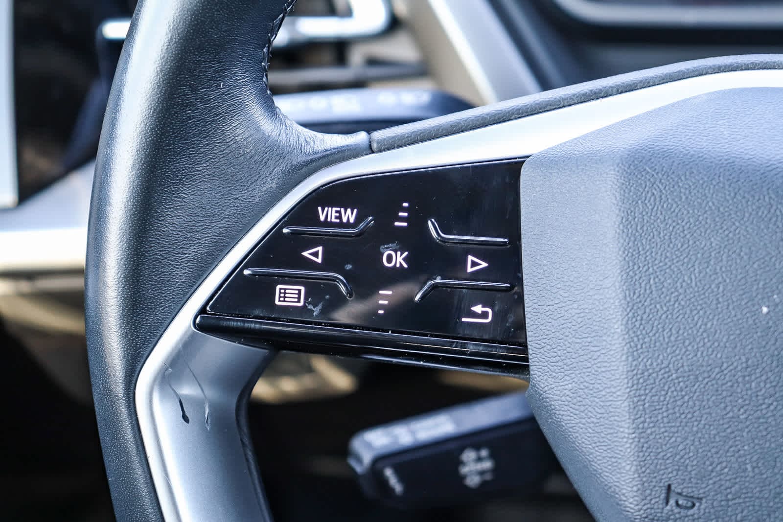 Thumbnail: 2023 Audi Q4 e-tron - 19