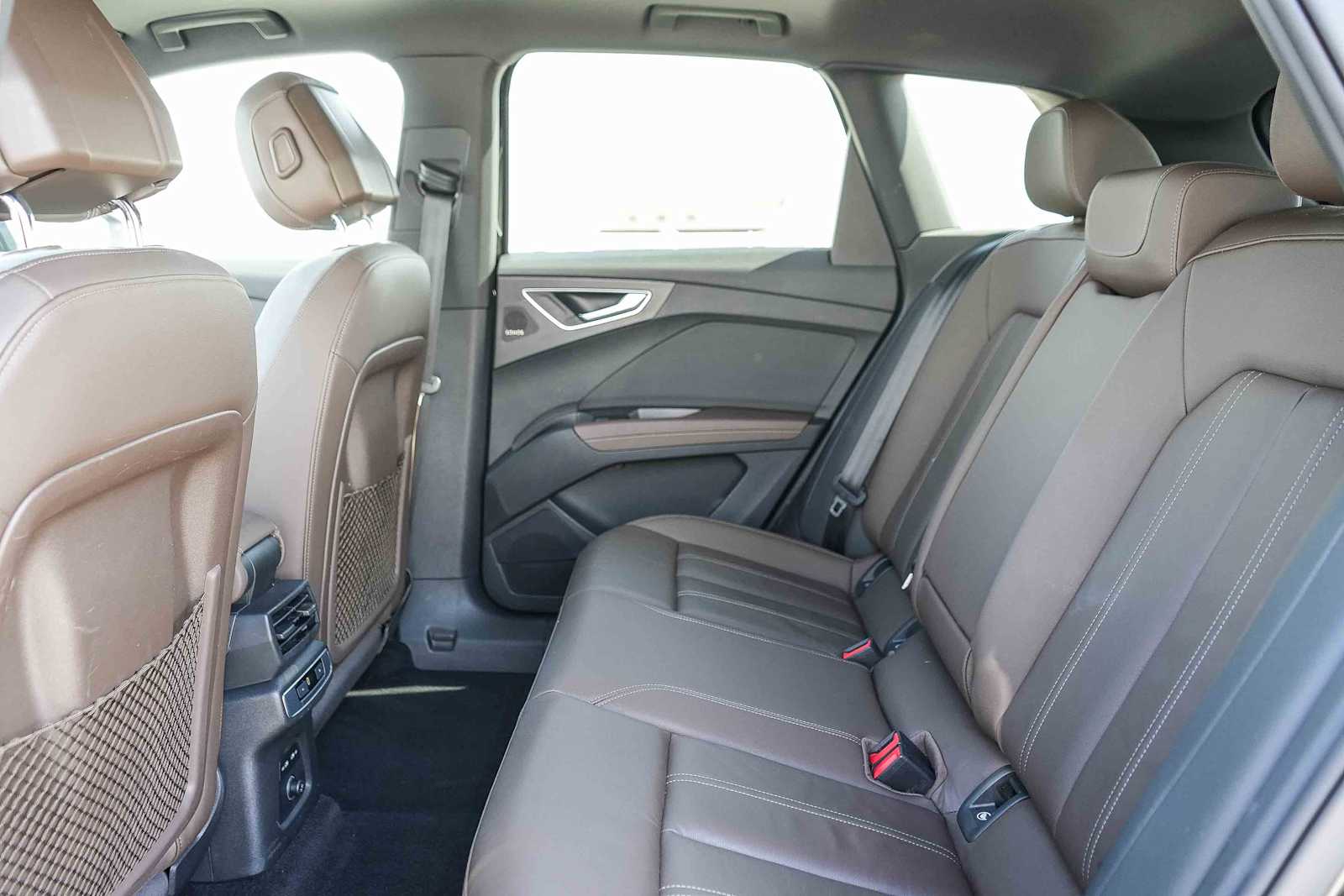 Thumbnail: 2023 Audi Q4 e-tron - 26