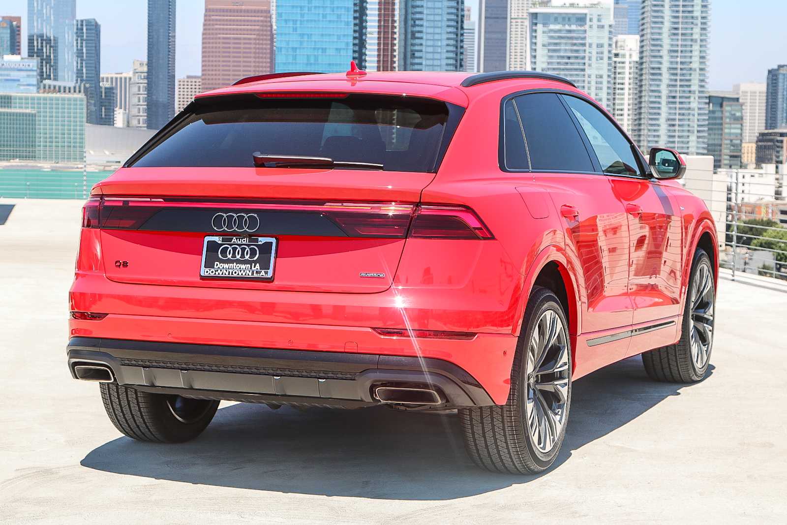 Thumbnail: 2025 Audi Q8 - 5