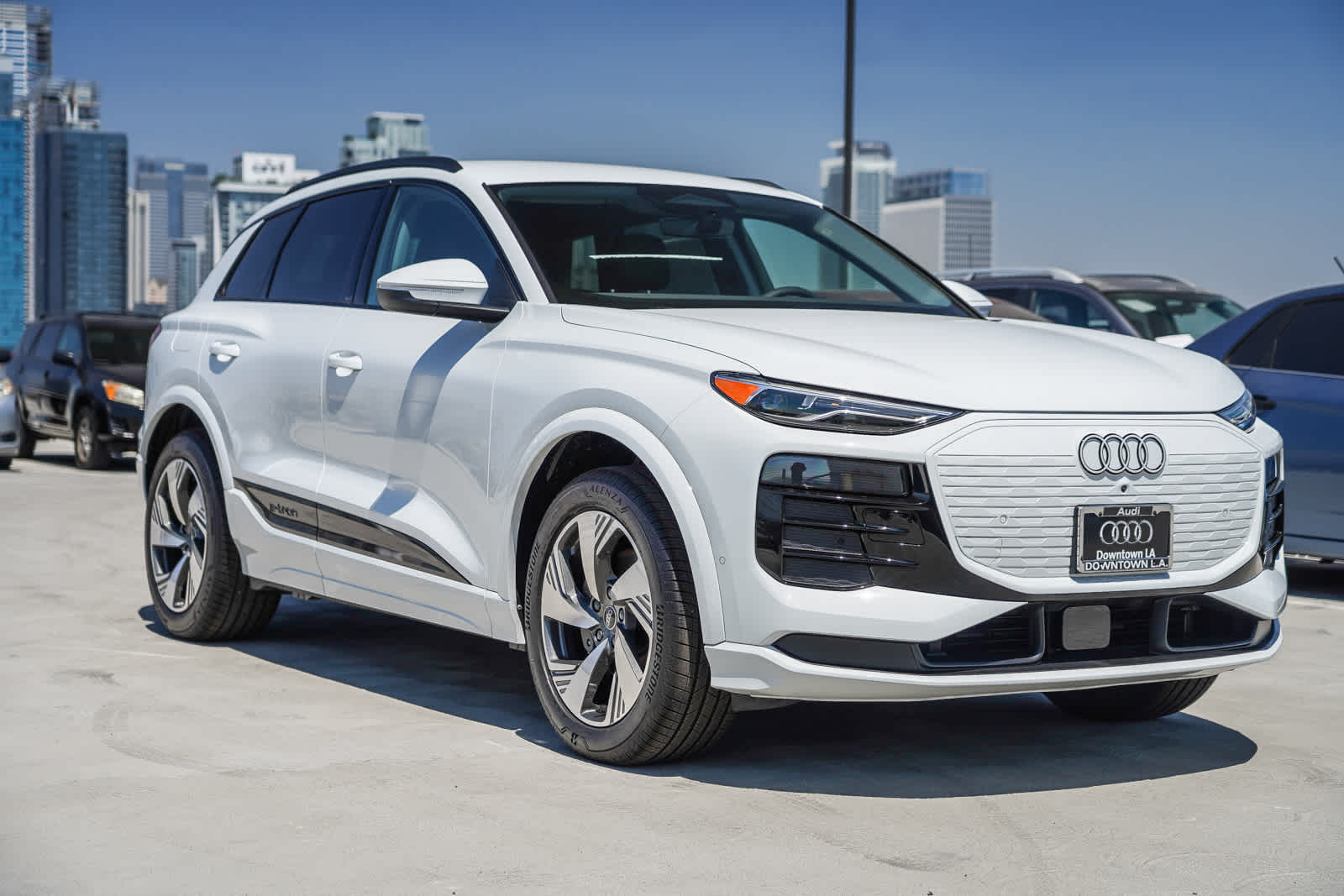 Thumbnail: 2025 Audi Q6 e-tron - 5