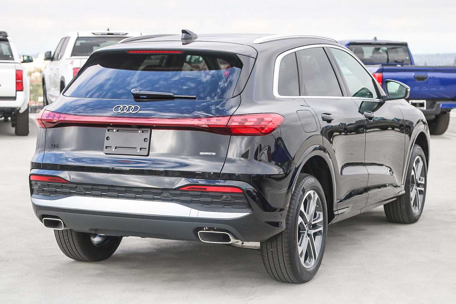 Thumbnail: 2025 Audi Q5 - 6