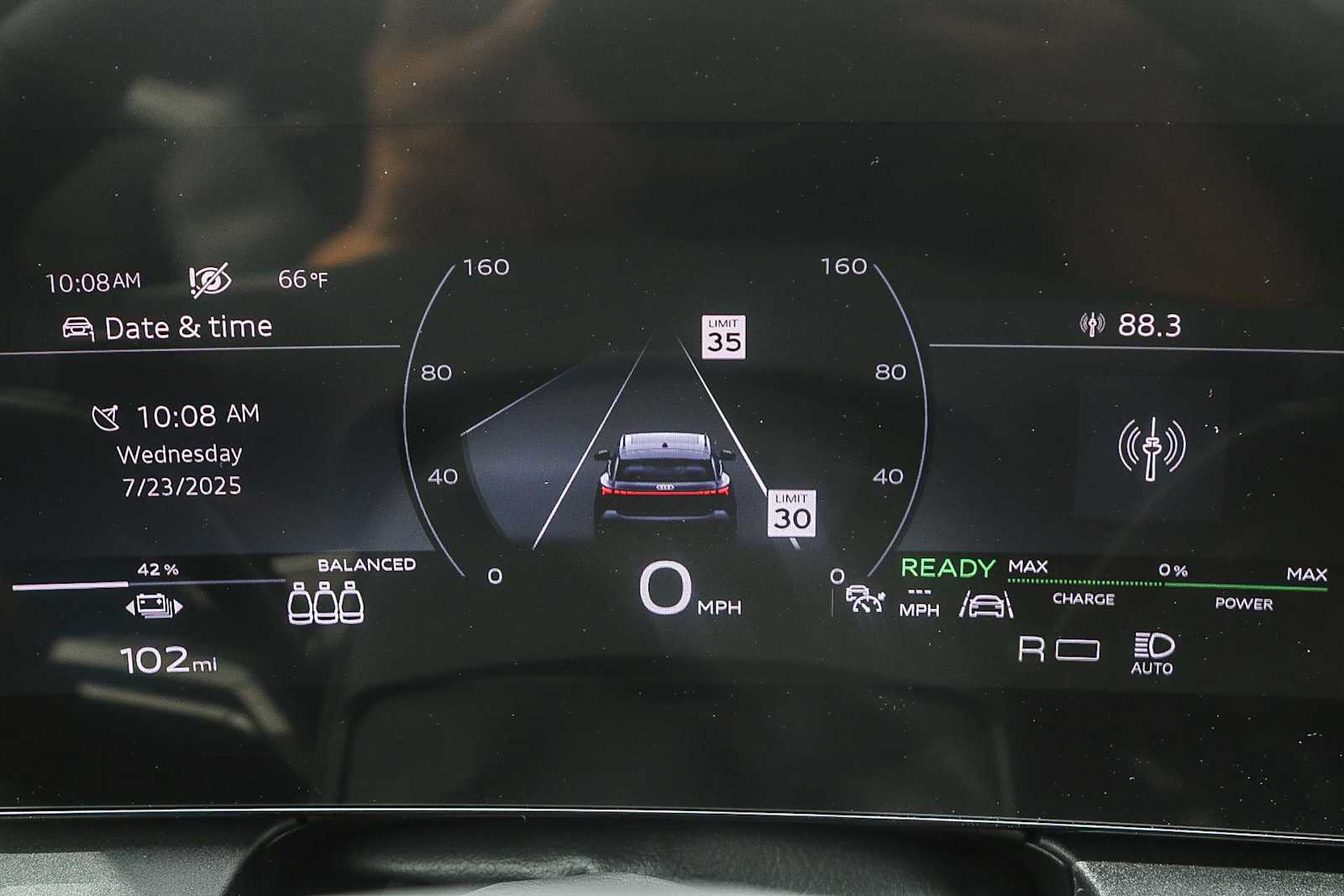 Thumbnail: 2025 Audi Q6 e-tron - 24