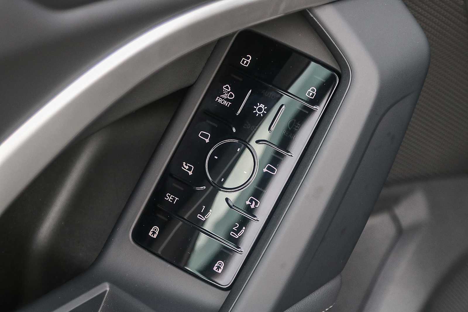 Thumbnail: 2025 Audi Q5 - 23