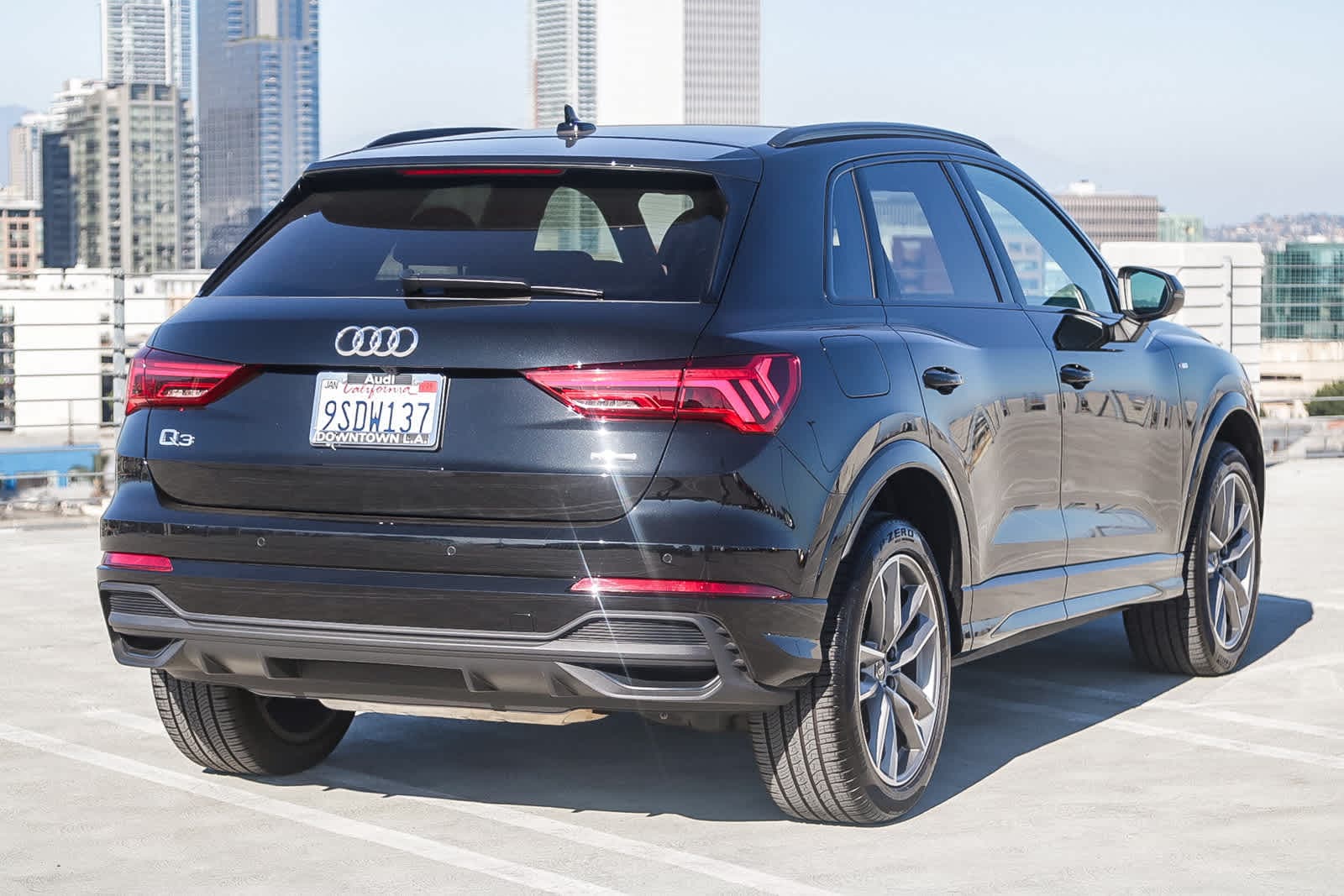 Thumbnail: 2025 Audi Q3 - 6