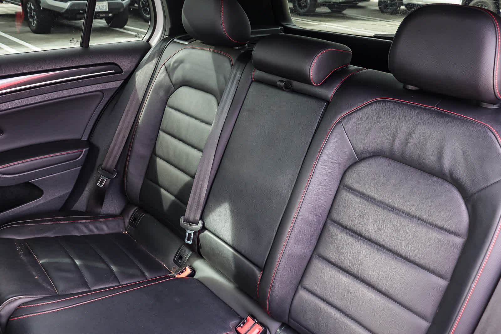 Thumbnail: 2017 Volkswagen Golf - 25