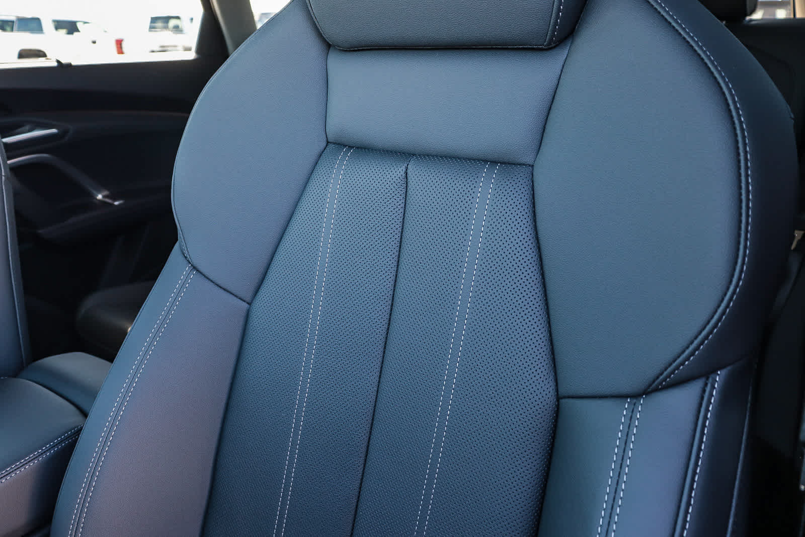 Thumbnail: 2025 Audi Q5 - 36