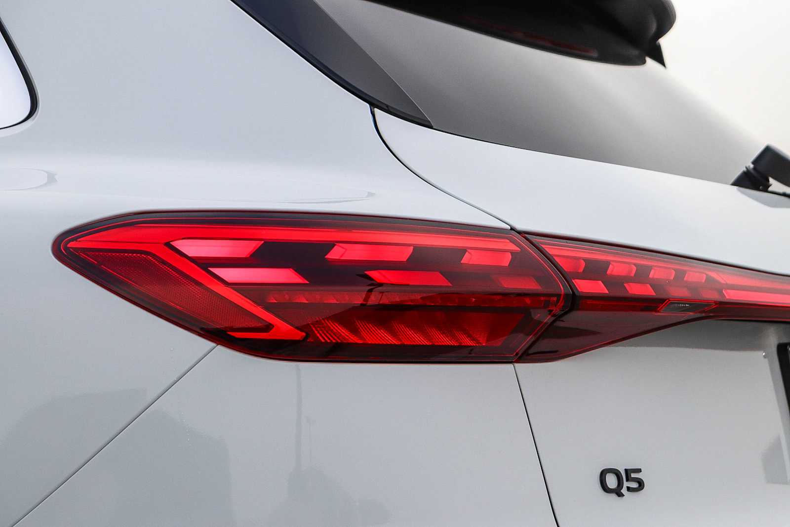 Thumbnail: 2025 Audi Q5 - 12