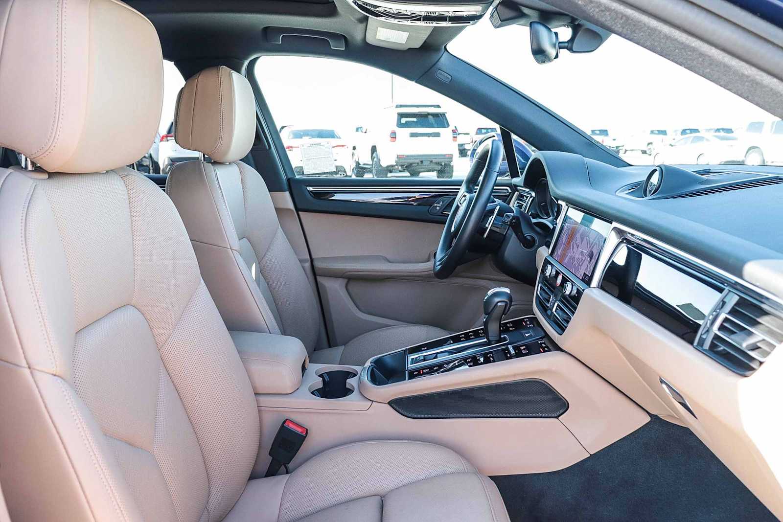 Thumbnail: 2024 Porsche Macan - 20