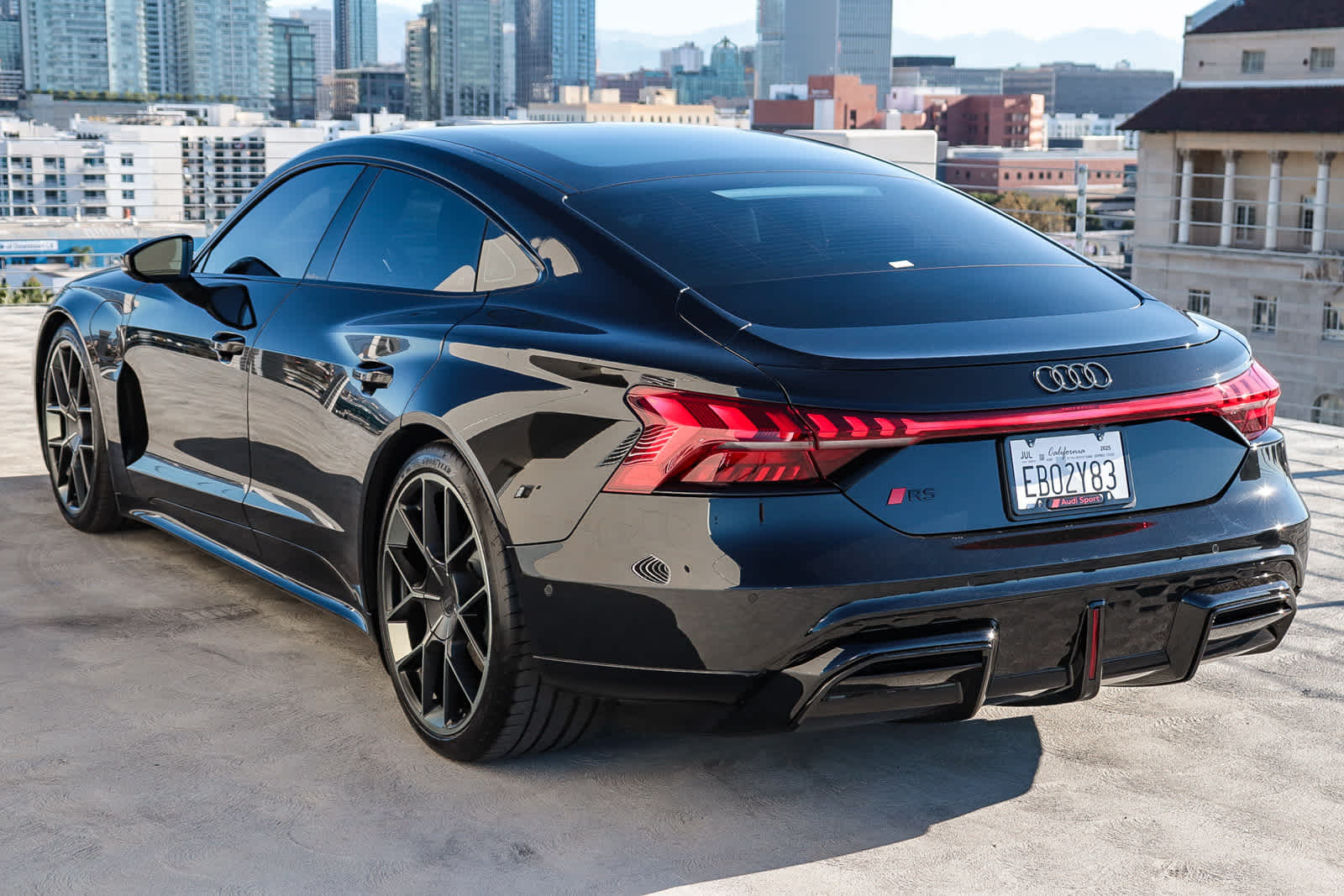 Thumbnail: 2025 Audi RS e-tron GT - 9