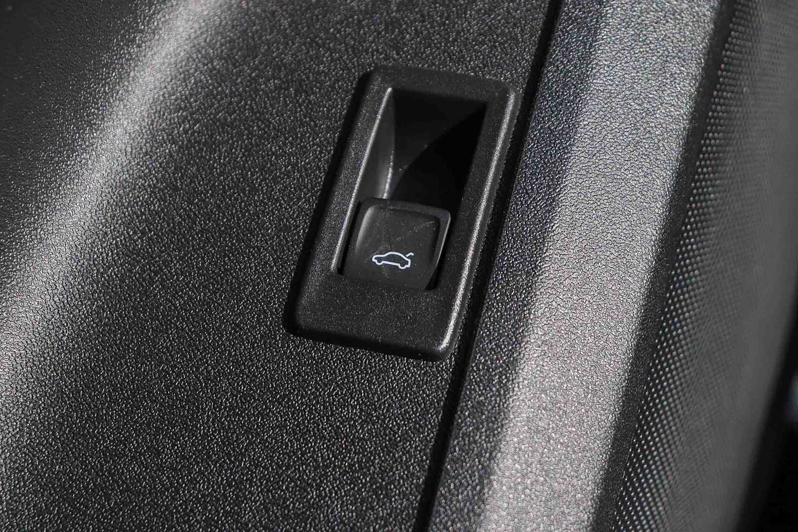 Thumbnail: 2025 Audi Q5 - 27