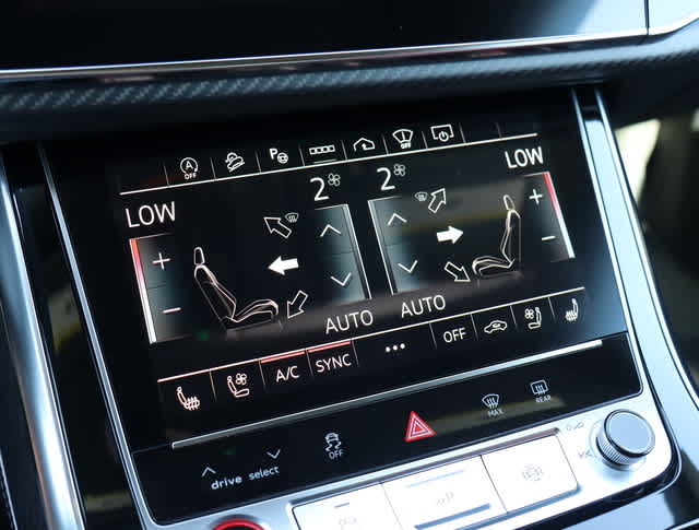 2024 Audi SQ8 Prestige 28