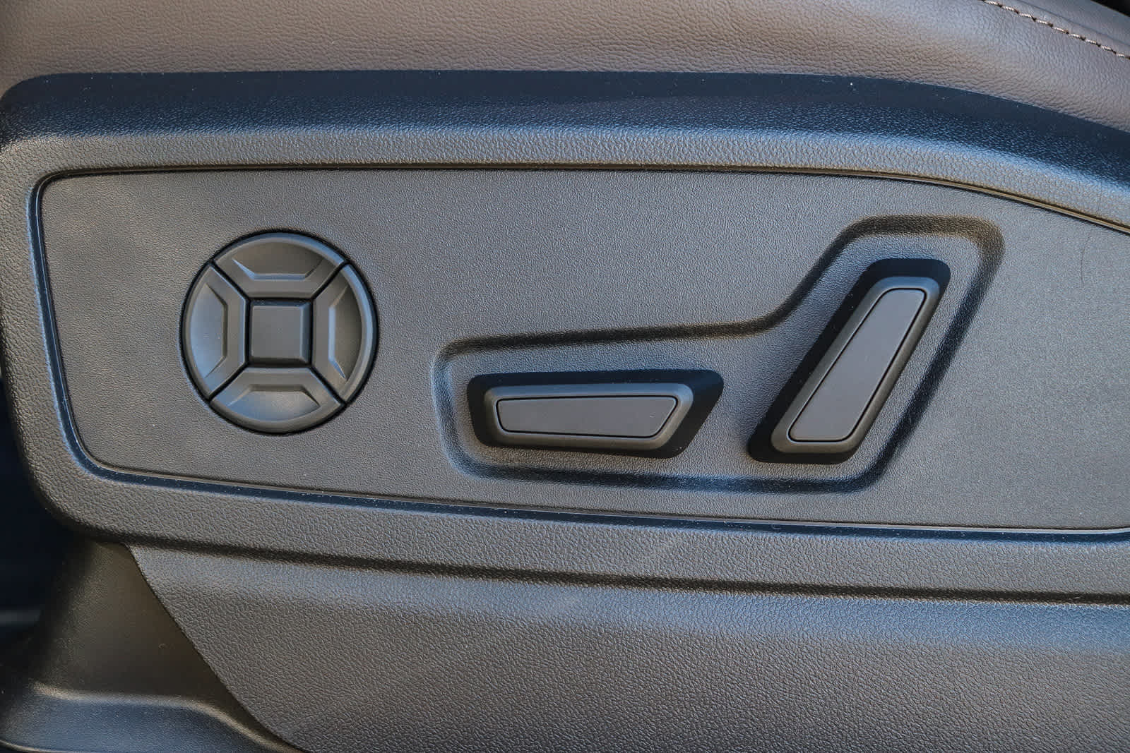 Thumbnail: 2025 Audi Q5 - 25