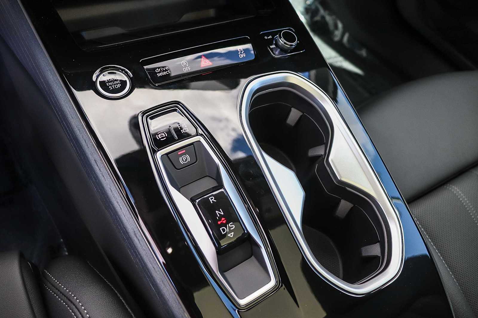 Thumbnail: 2026 Audi A6 - 24