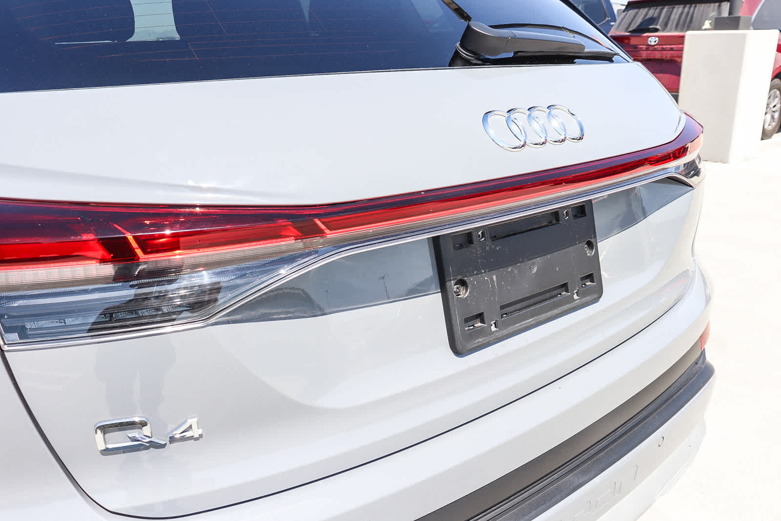 Thumbnail: 2023 Audi Q4 e-tron - 8