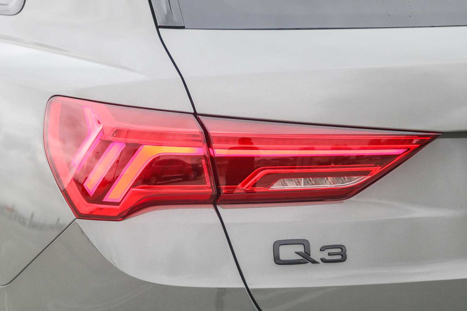 Thumbnail: 2025 Audi Q3 - 10