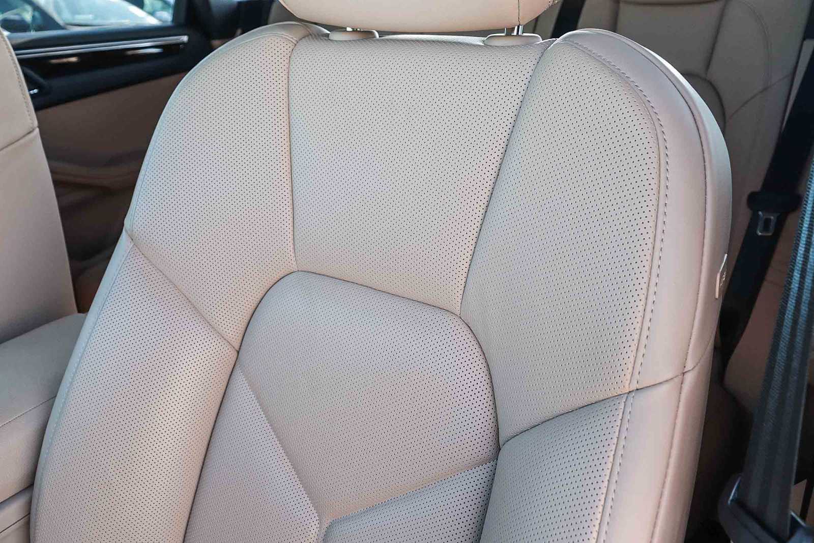 Thumbnail: 2024 Porsche Macan - 40