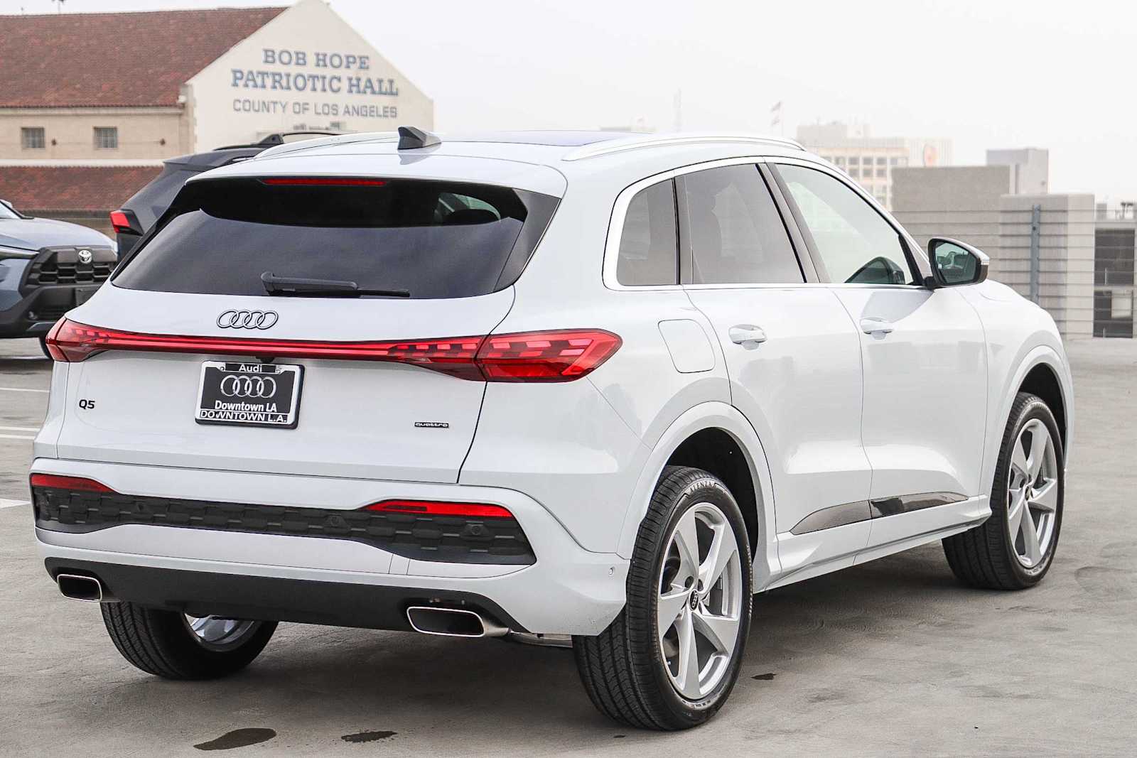 Thumbnail: 2025 Audi Q5 - 4