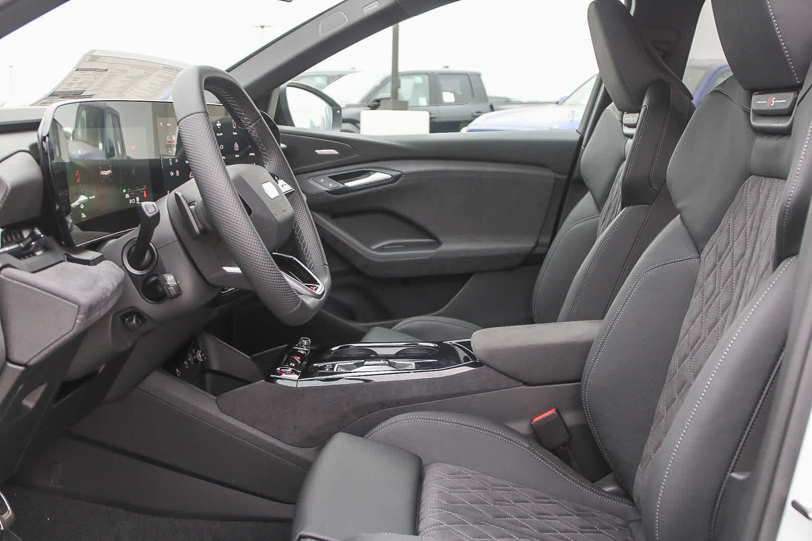 Thumbnail: 2025 Audi SQ6 e-tron - 17