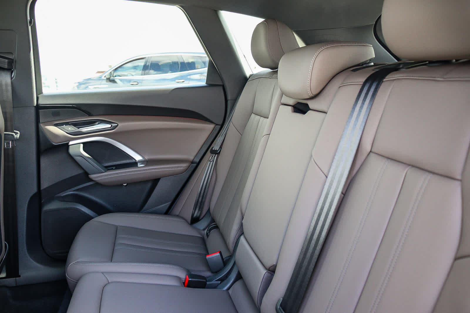 Thumbnail: 2025 Audi Q5 - 25