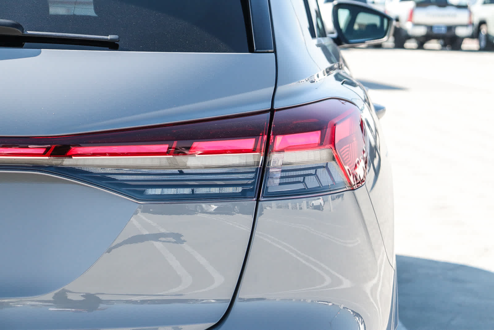 Thumbnail: 2023 Audi Q4 e-tron - 10