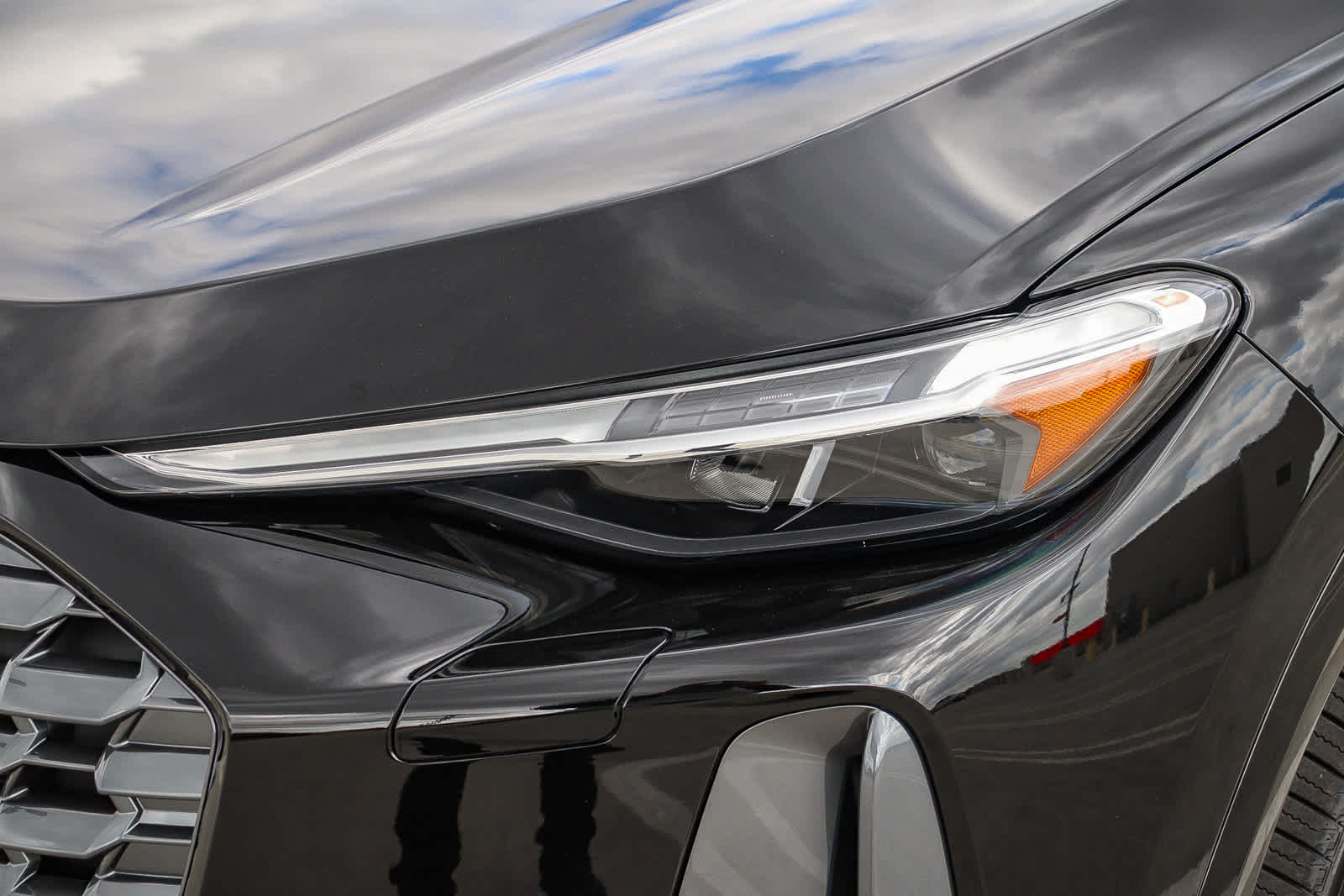 Thumbnail: 2025 Audi Q5 - 4