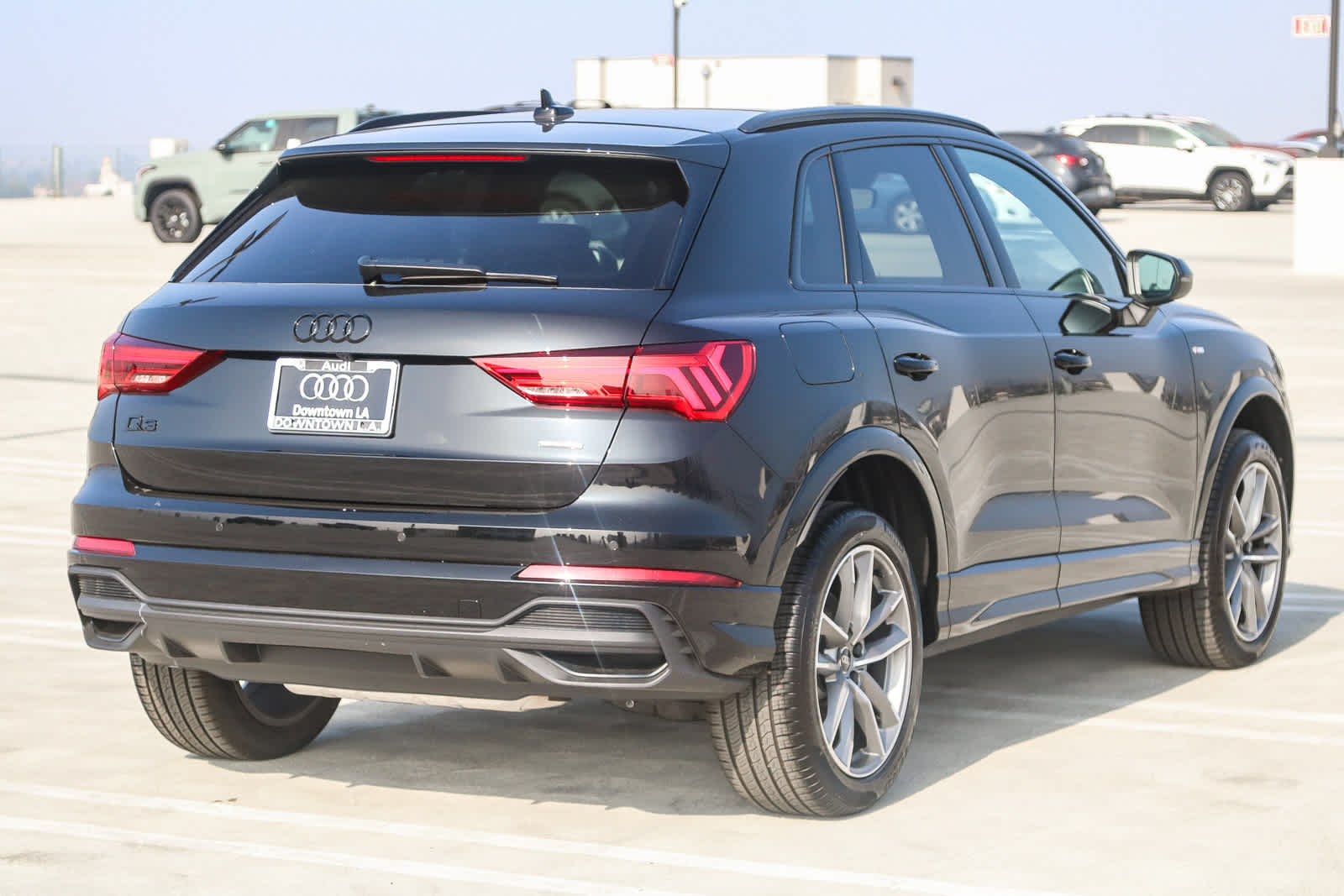 Thumbnail: 2025 Audi Q3 - 8