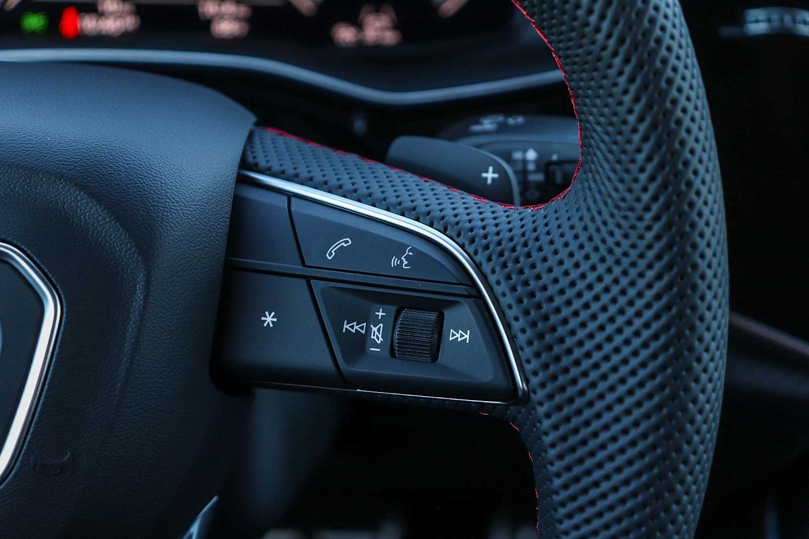 Thumbnail: 2026 Audi Q8 - 21