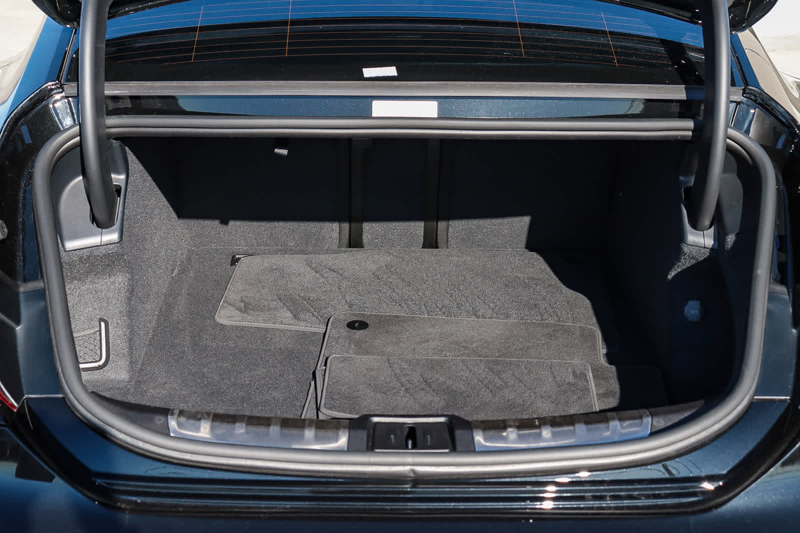 Thumbnail: 2025 Audi RS e-tron GT - 40