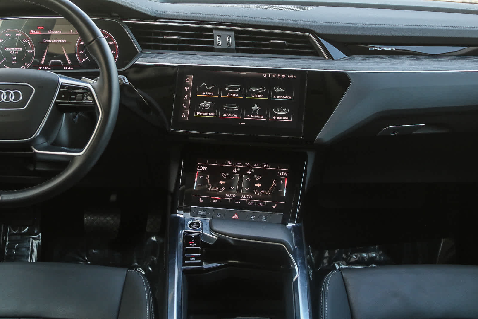 Thumbnail: 2022 Audi e-tron - 12