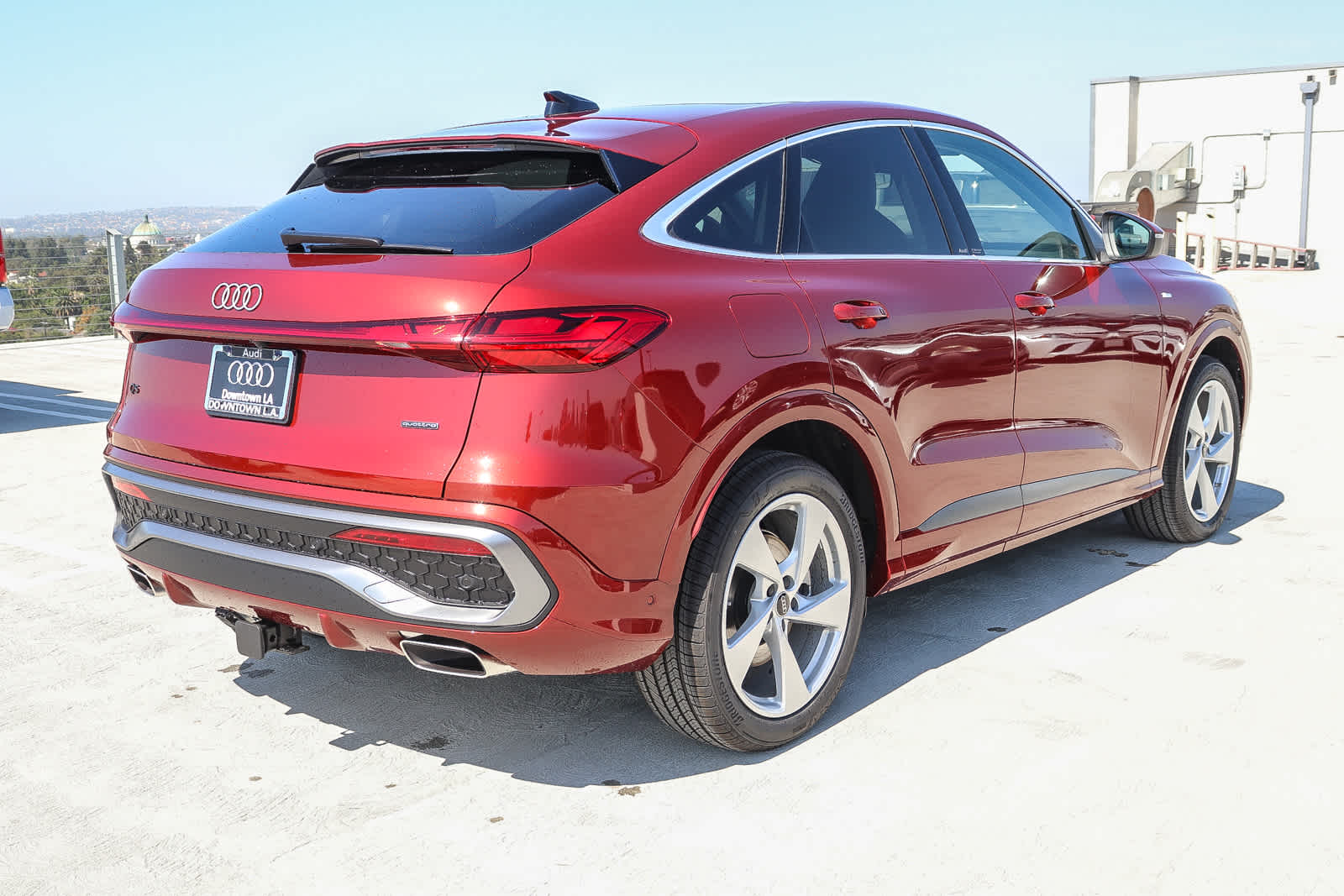 Thumbnail: 2025 Audi Q5 - 4
