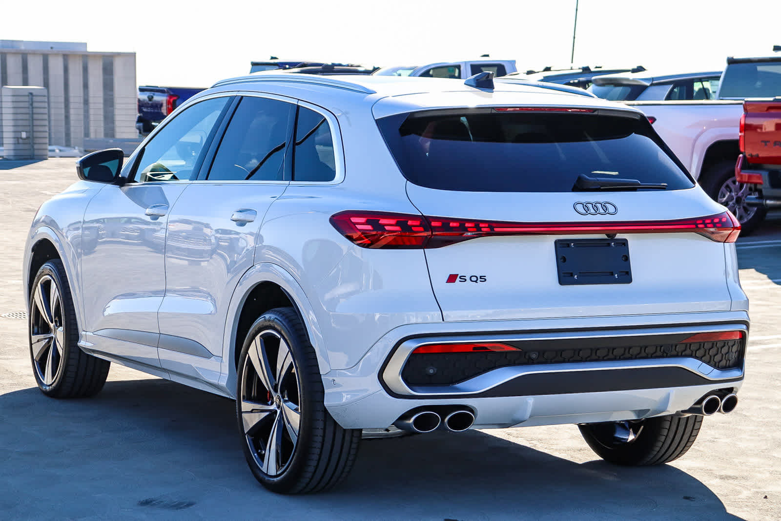 Thumbnail: 2025 Audi SQ5 - 6