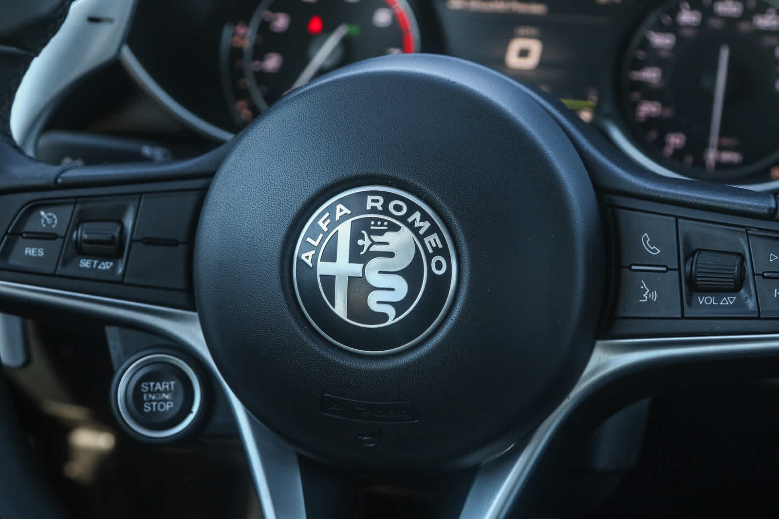 Thumbnail: 2019 Alfa Romeo Giulia - 22