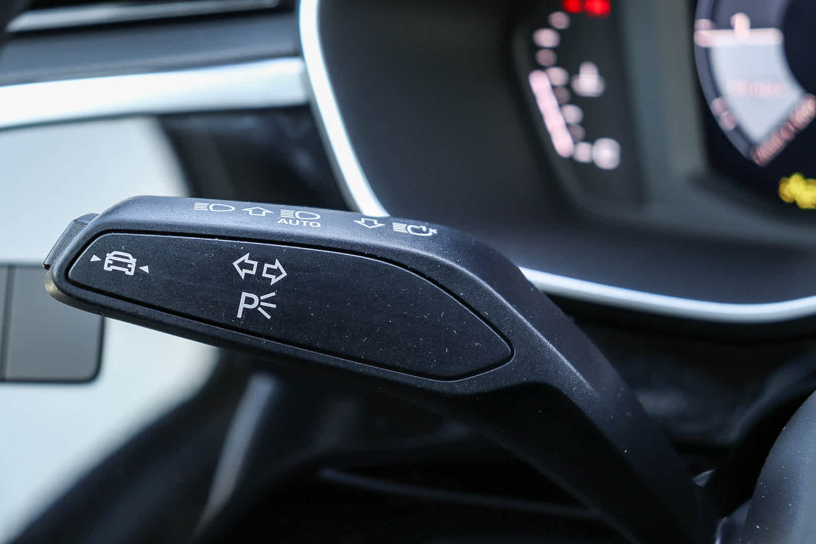 Thumbnail: 2025 Audi Q3 - 30