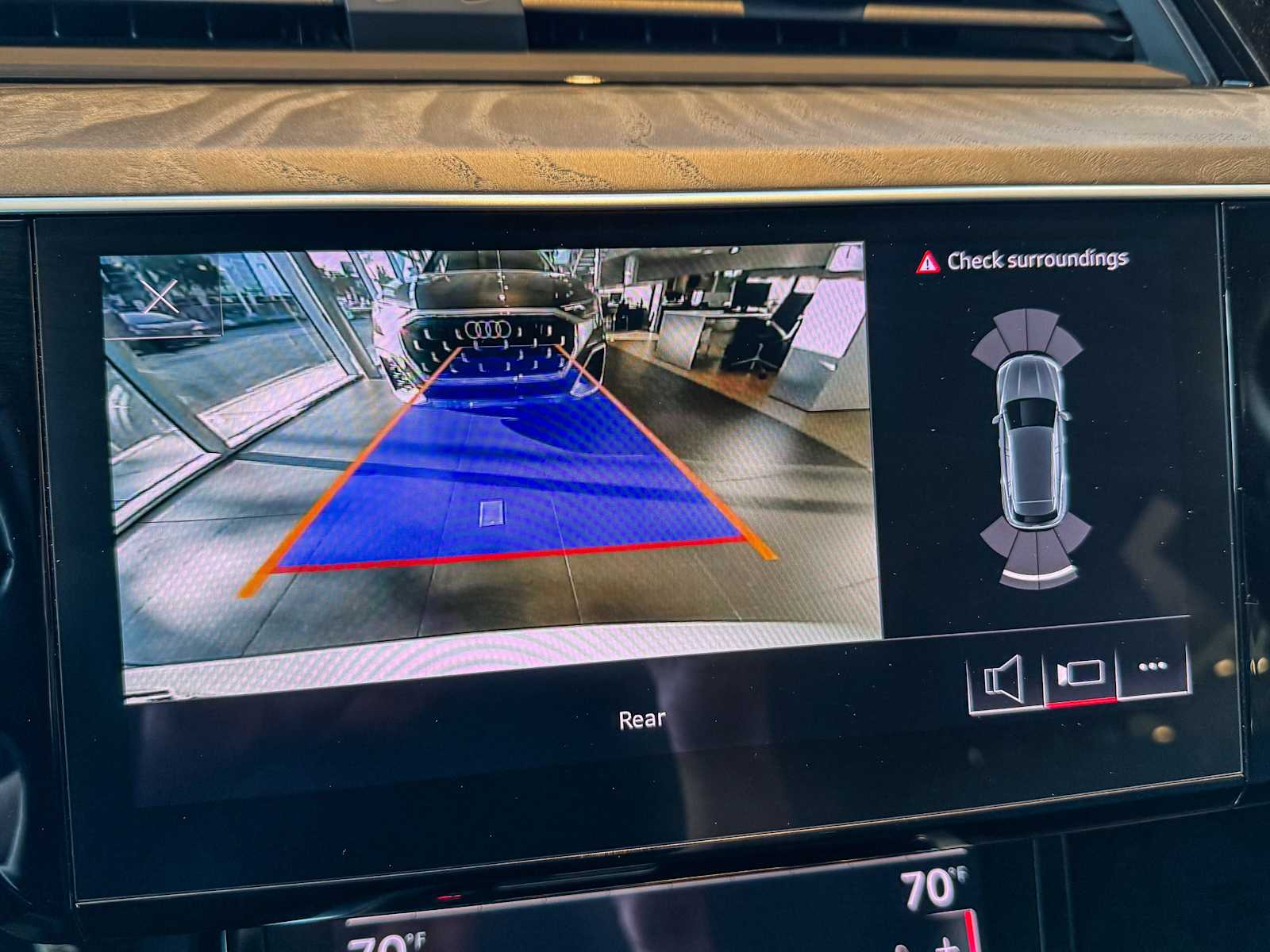 Thumbnail: 2024 Audi Q8 e-tron - 23