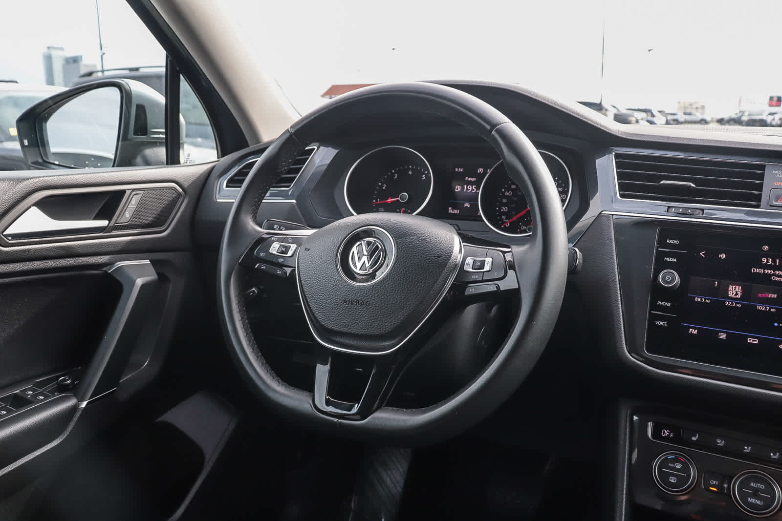 Thumbnail: 2020 Volkswagen Tiguan - 21