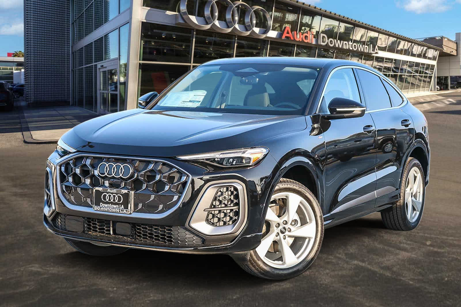 Thumbnail: 2025 Audi Q5 - 1