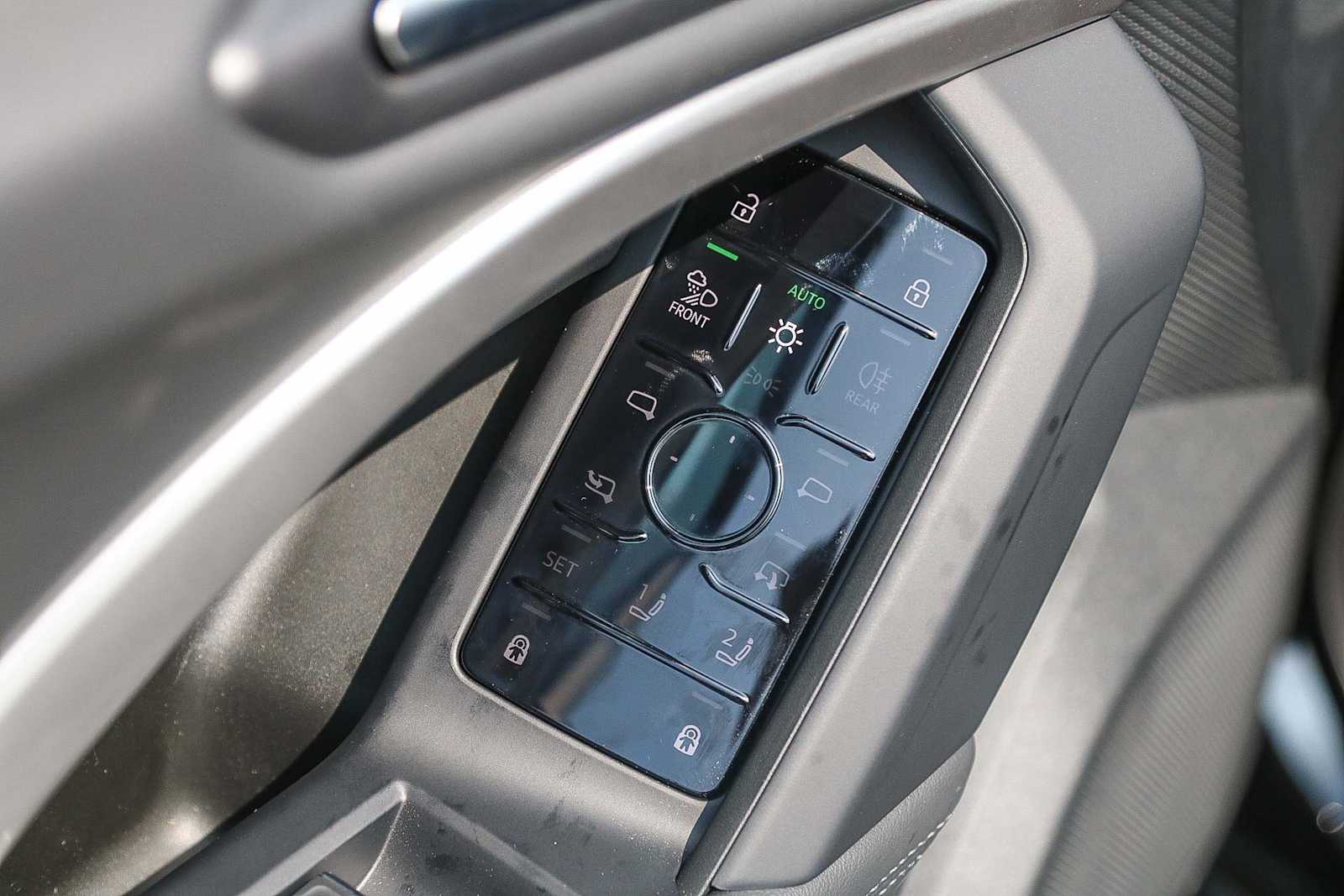 Thumbnail: 2025 Audi Q5 - 22