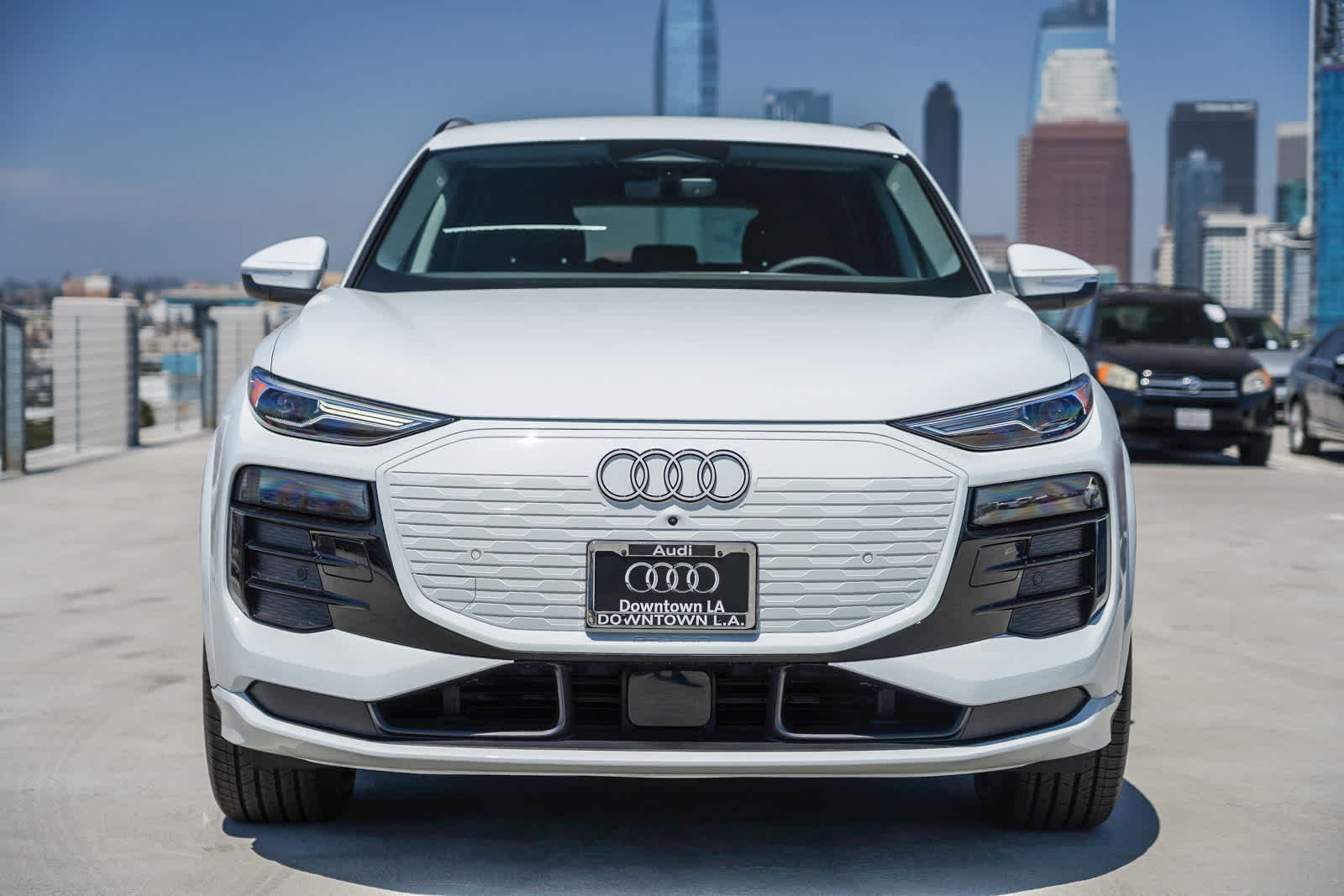 Thumbnail: 2025 Audi Q6 e-tron - 4