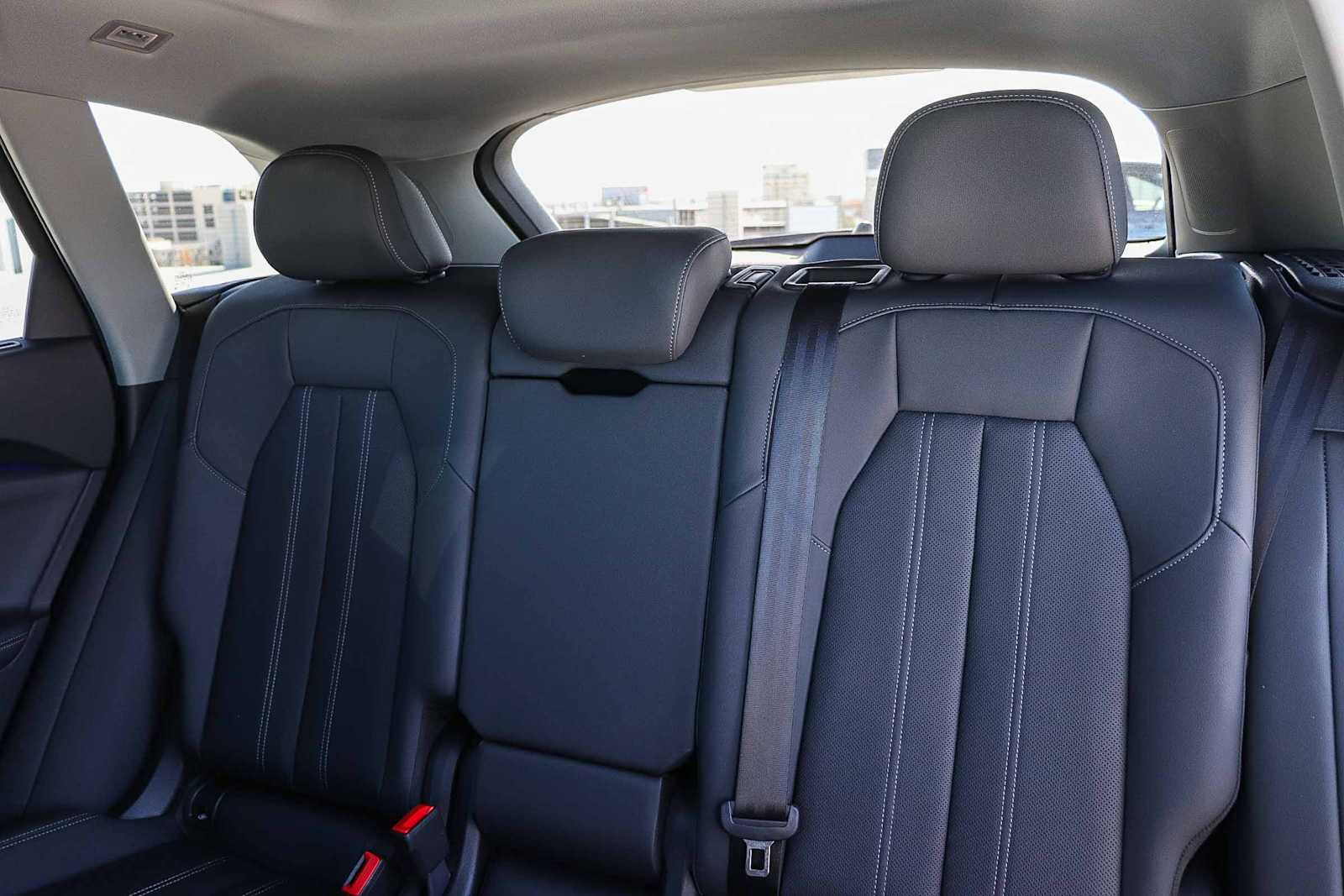 Thumbnail: 2025 Audi Q5 - 23