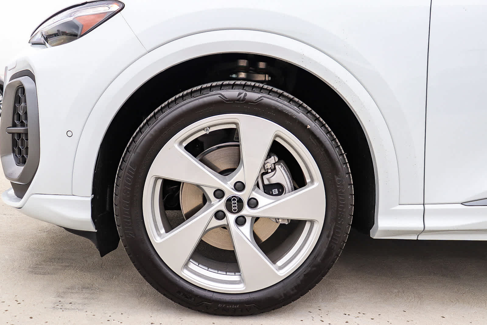 Thumbnail: 2025 Audi Q5 - 14